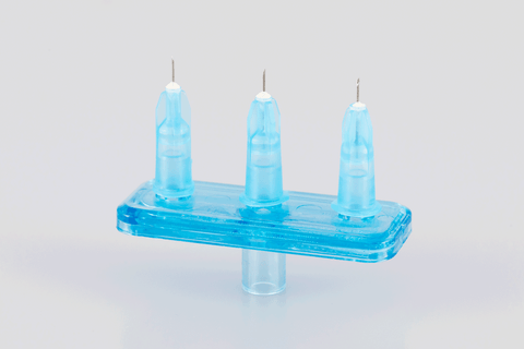 Produktbild eines linearen Mesoram Multi-Injektors mit 3 Nadeln 27G in 0,40 x 4mm von Rimos